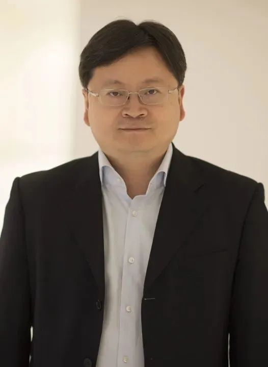 管涛汇改应更依靠市敞价_ 人民币汇率纠偏 _