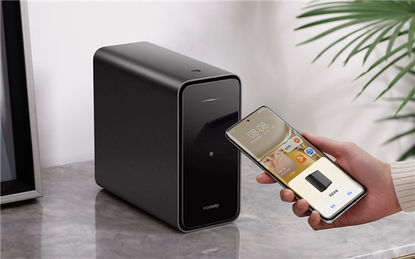 比NAS好用多了!李小龙详解华为家庭存储6大优势:独有RAID方案