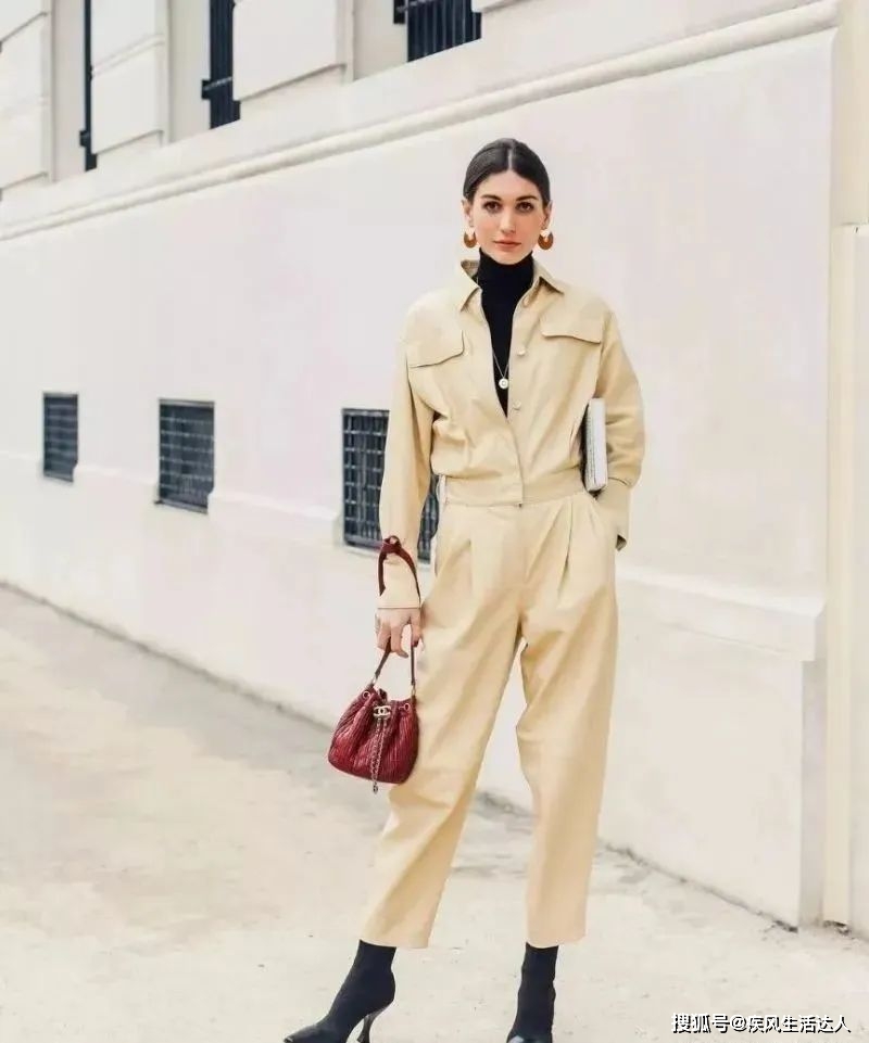 换季穿搭打底衫_春季长袖打底衫款式_修身打底衫的搭配