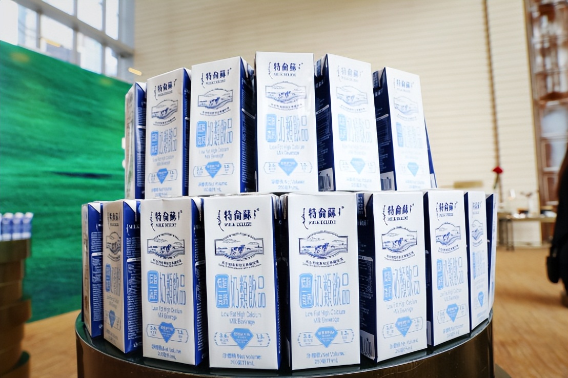 蒙牛股票价格_特仑苏高端液态奶增长_蒙牛乳业2023年中报