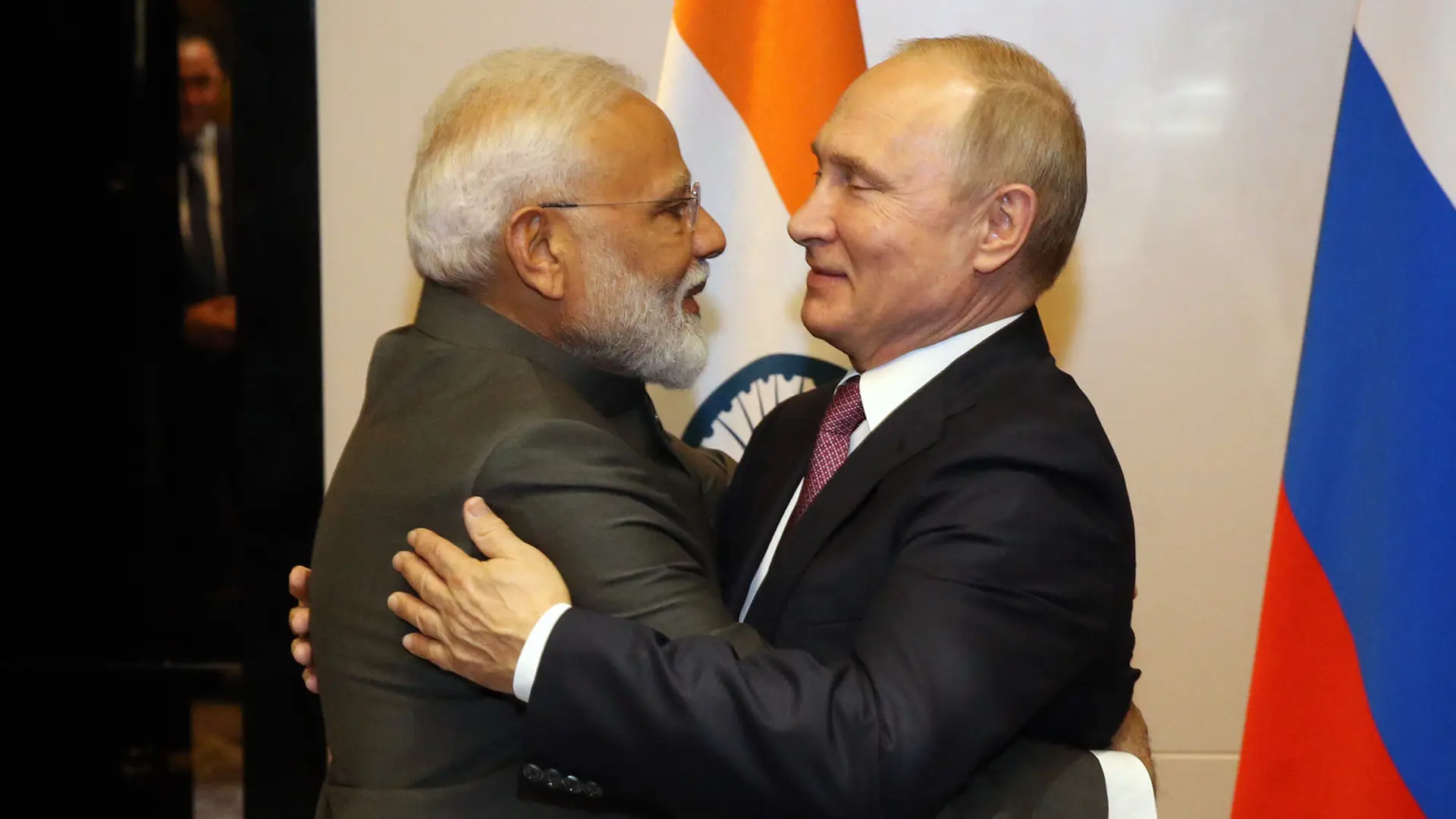 北西伯利亚铁路项目搁置_卢布贬值并未严重影响中哈贸易_普京印度访问