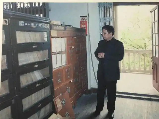 当代散文作家排名_当代著名作家及作品_贾平凹散文代表作