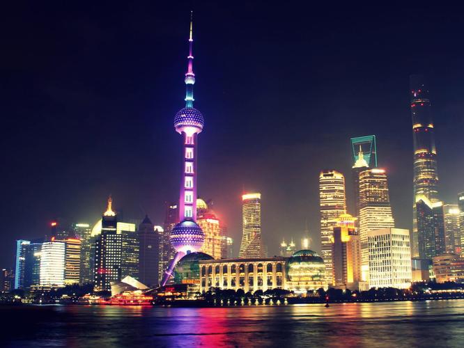 东方明珠为什么这么多人_东方明珠上海必打卡景点_东方明珠过山车